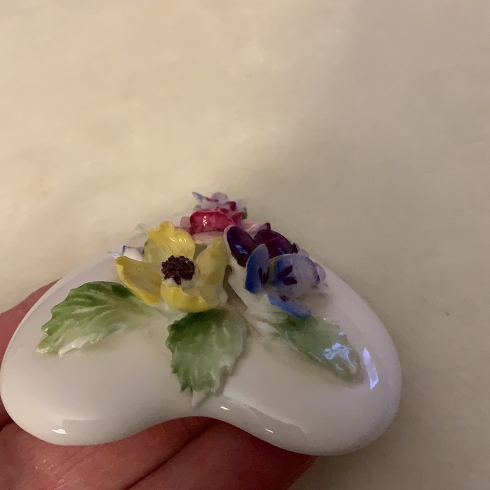 Royal Adderley Floral Bone China Trinket Box Made In England (vintaged piece) - Picture 12 of 14